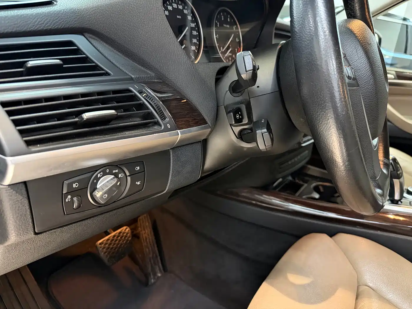 BMW X5 (Import) 2008 Model xDrive48i Luxury Type фото 6