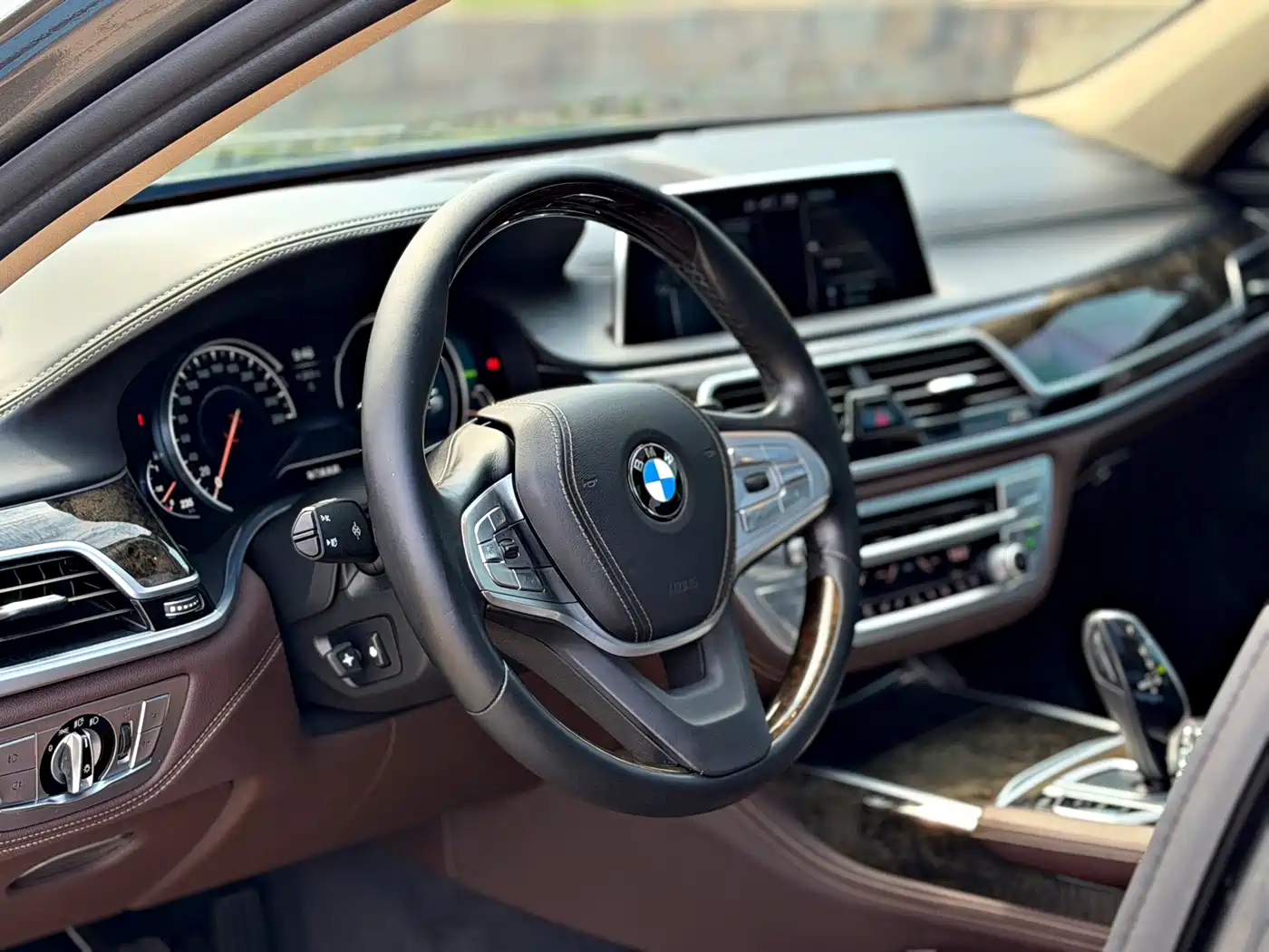 BMW 7 Series 2017 730Li Luxury Edition фото 4