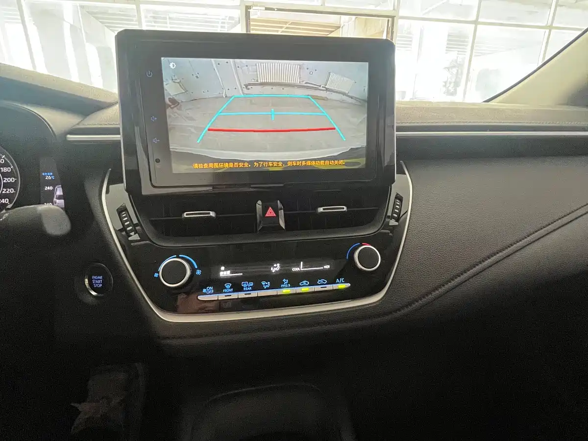 Toyota Corolla 2021 1.2T S-CVT Luxury Edition фото 16