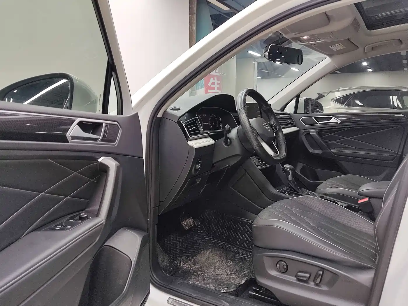 Volkswagen Tiguan L 2023 280TSI 2WD Trend Limited Edition фото 8
