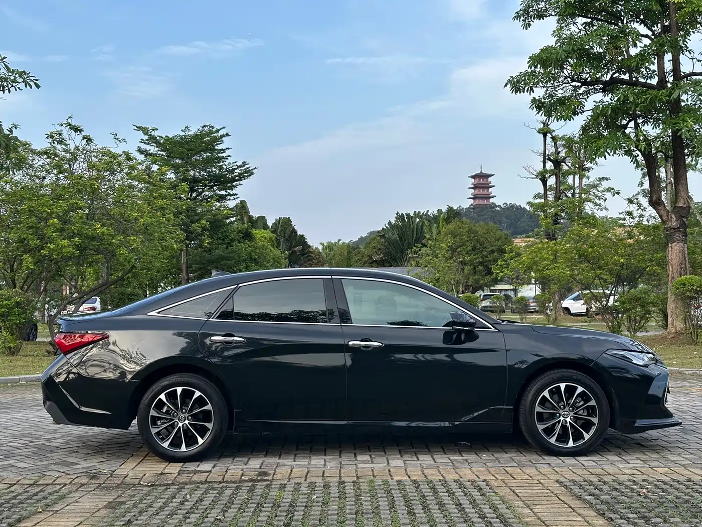 Toyota Avalon 2023 2.5L Luxury Edition фото 4