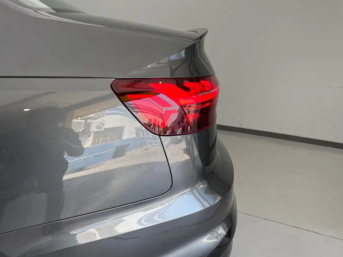 Audi A4L 2024 40 TFSI Luxury Dynamic фото 13
