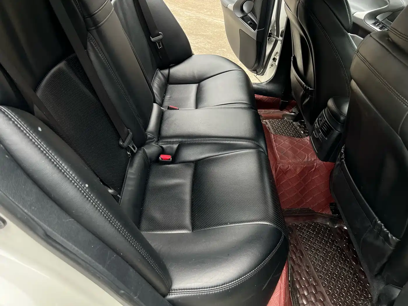 Lexus IS 2011 250 Sport фото 12
