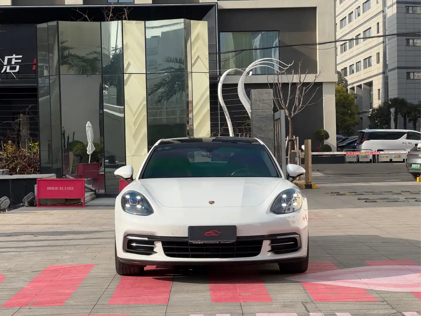 Porsche Panamera 2017 Panamera 4 Executive Long Wheelbase 3.0T фото 2