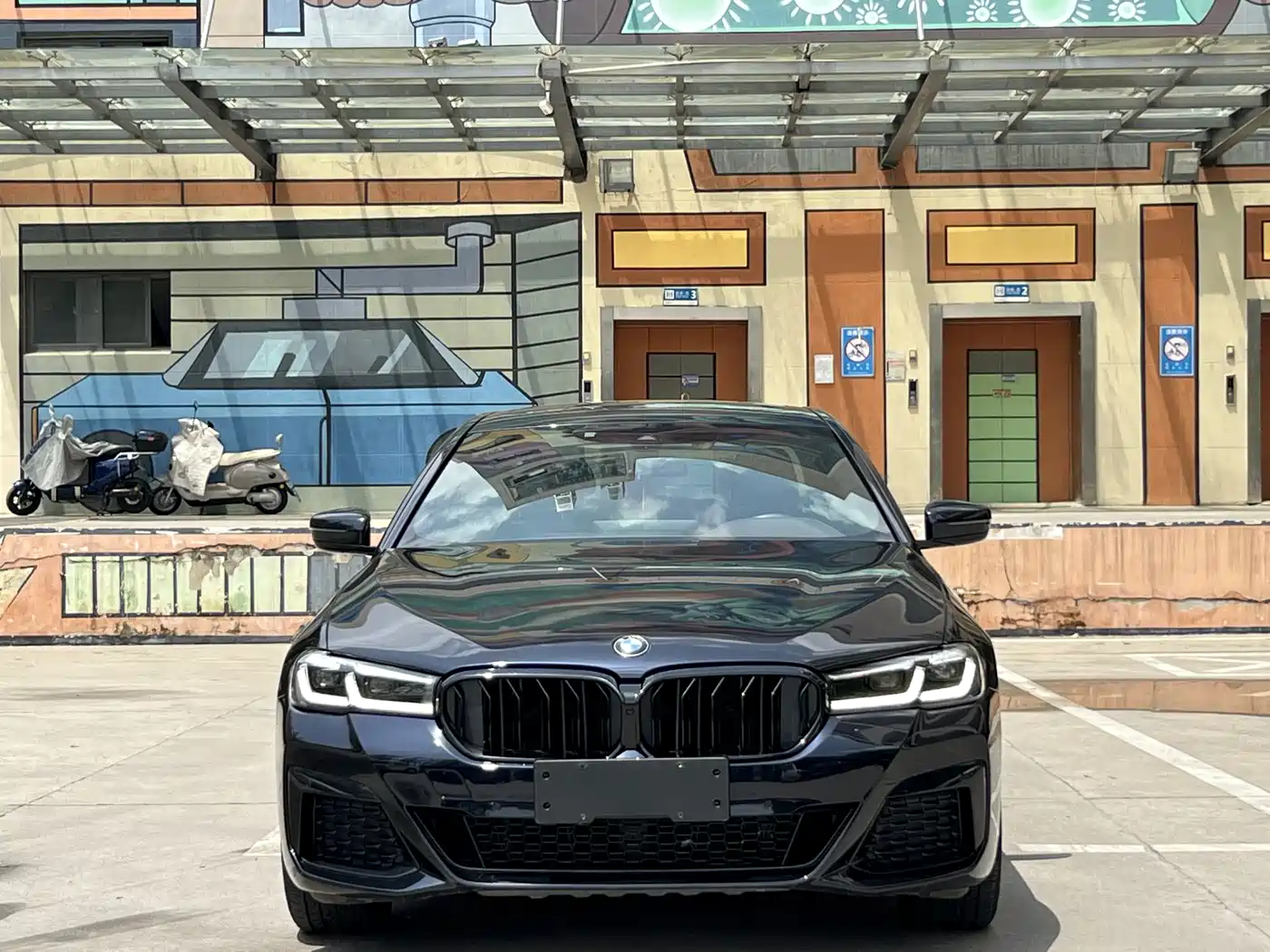 BMW 5 Series 2021 530Li Leading M Sport Package фото 2