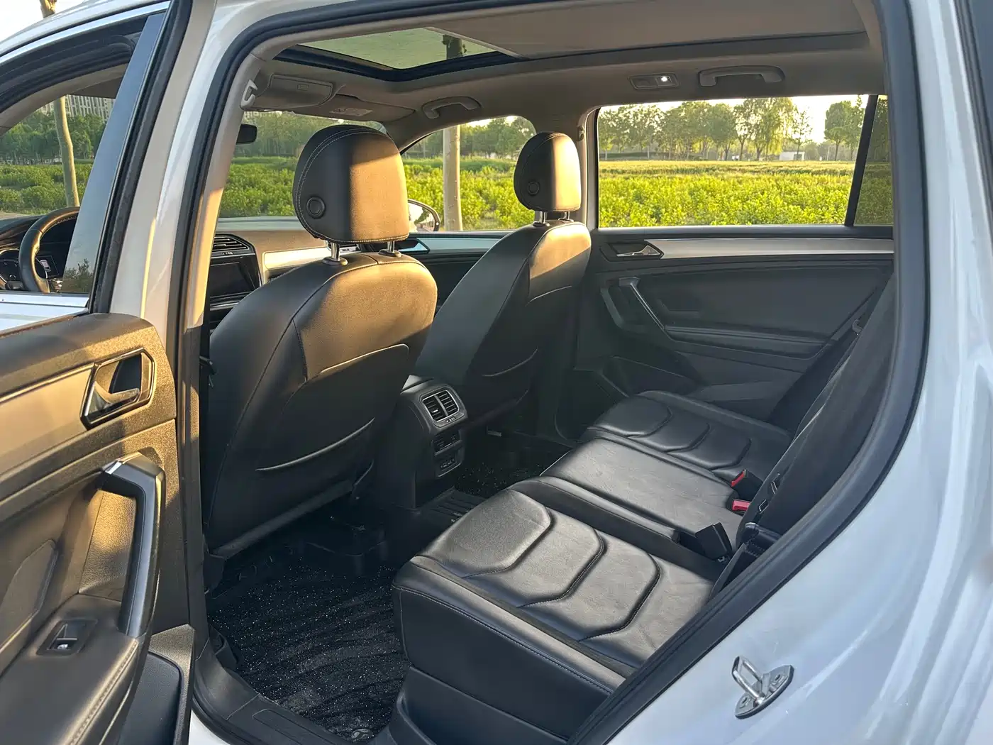 Volkswagen Tiguan L 2018 Facelift 330TSI Automatic 2WD Luxury Edition фото 8