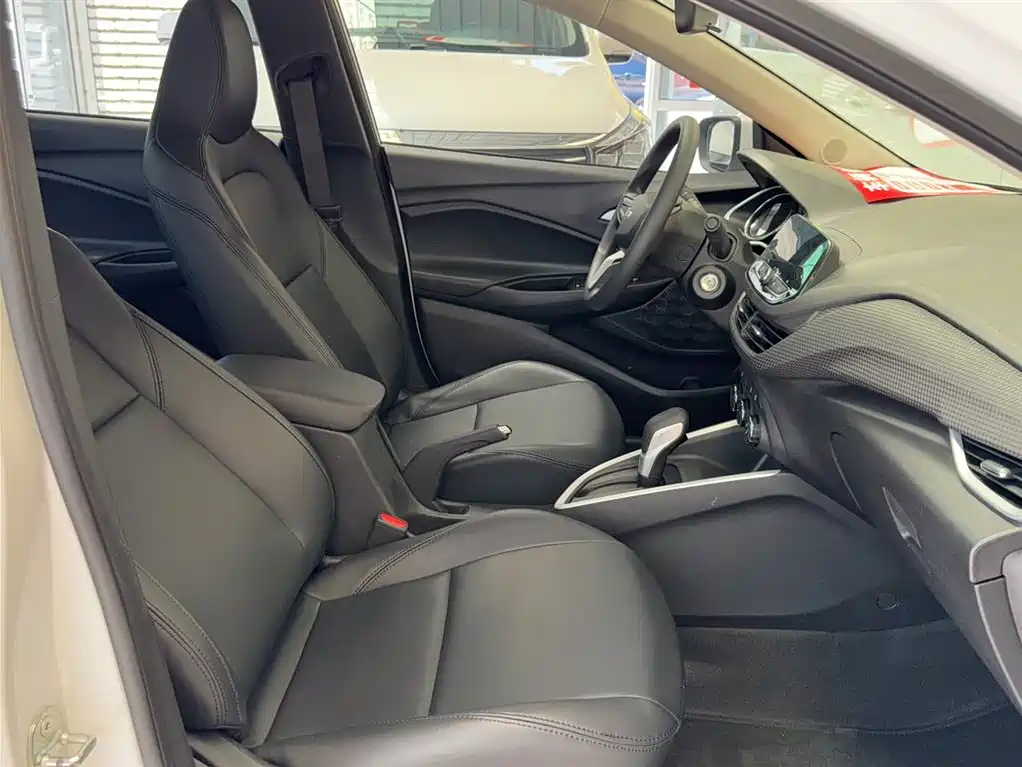 Chevrolet Cavalier 2020 325T Automatic Joy Edition фото 8