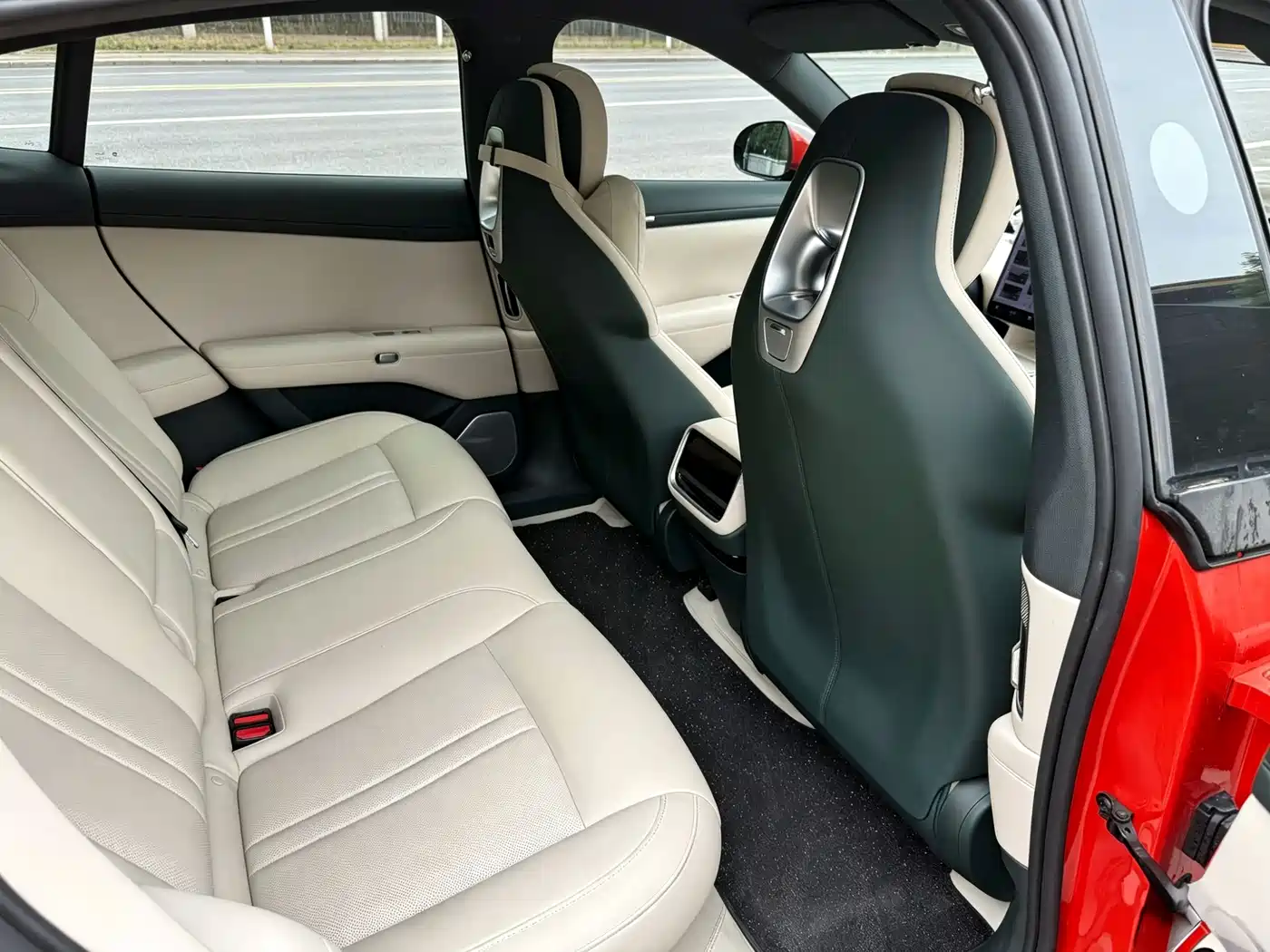 Xiaomi Auto Xiaomi YU7 2025 Extended Range RWD Edition фото 13
