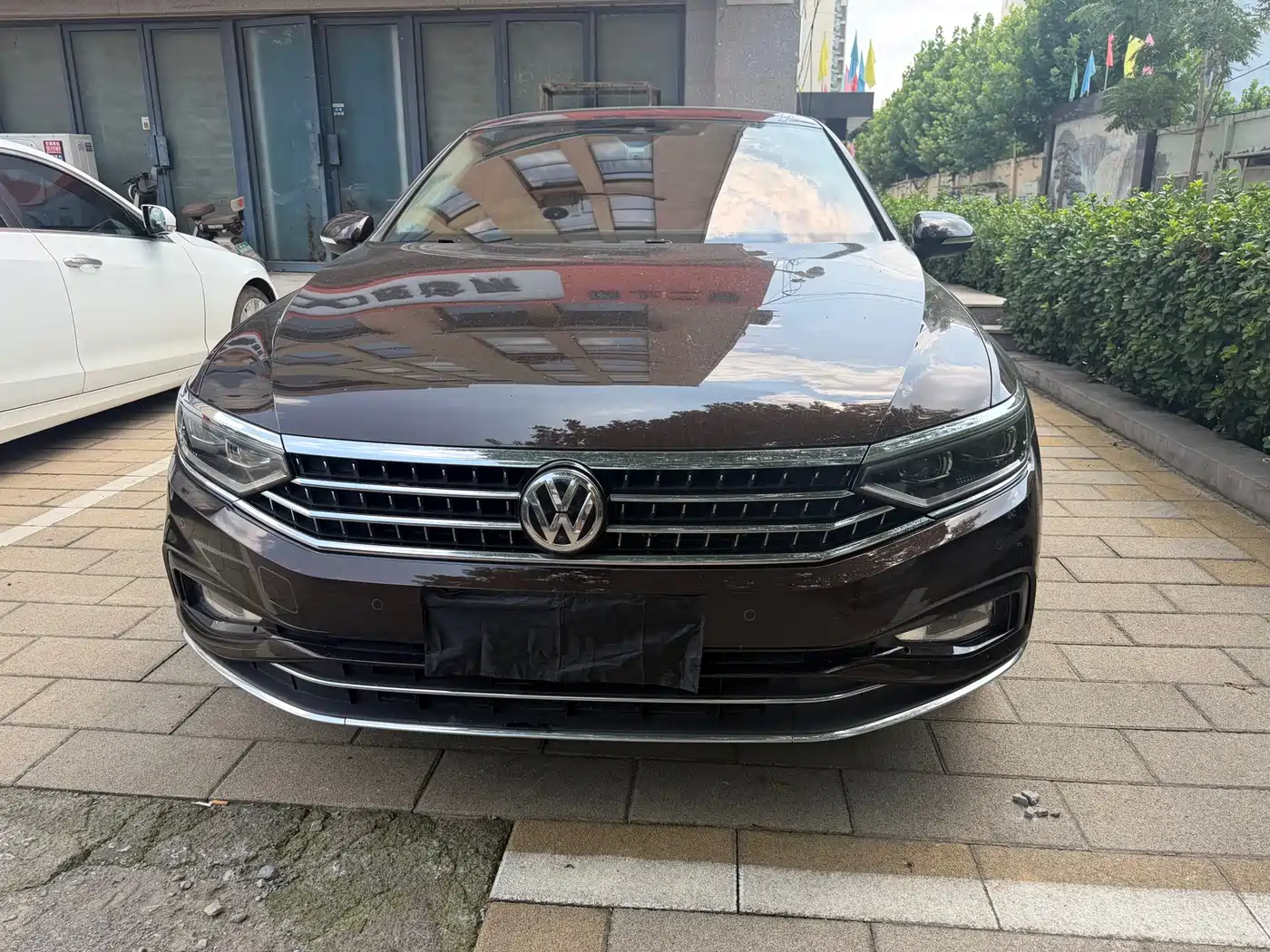 Photo 2 - Volkswagen Magotan