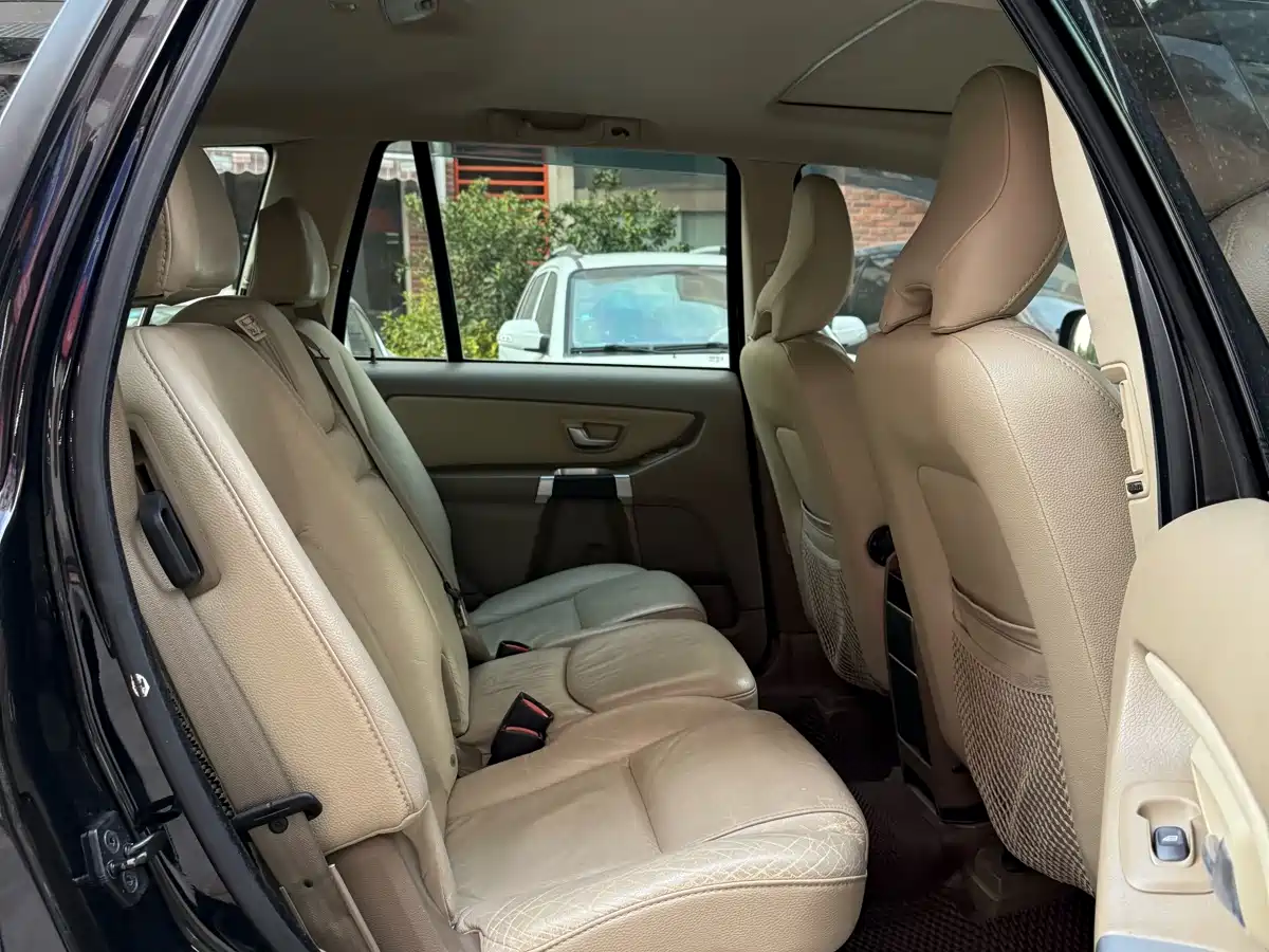 Photo 8 - Volvo XC90