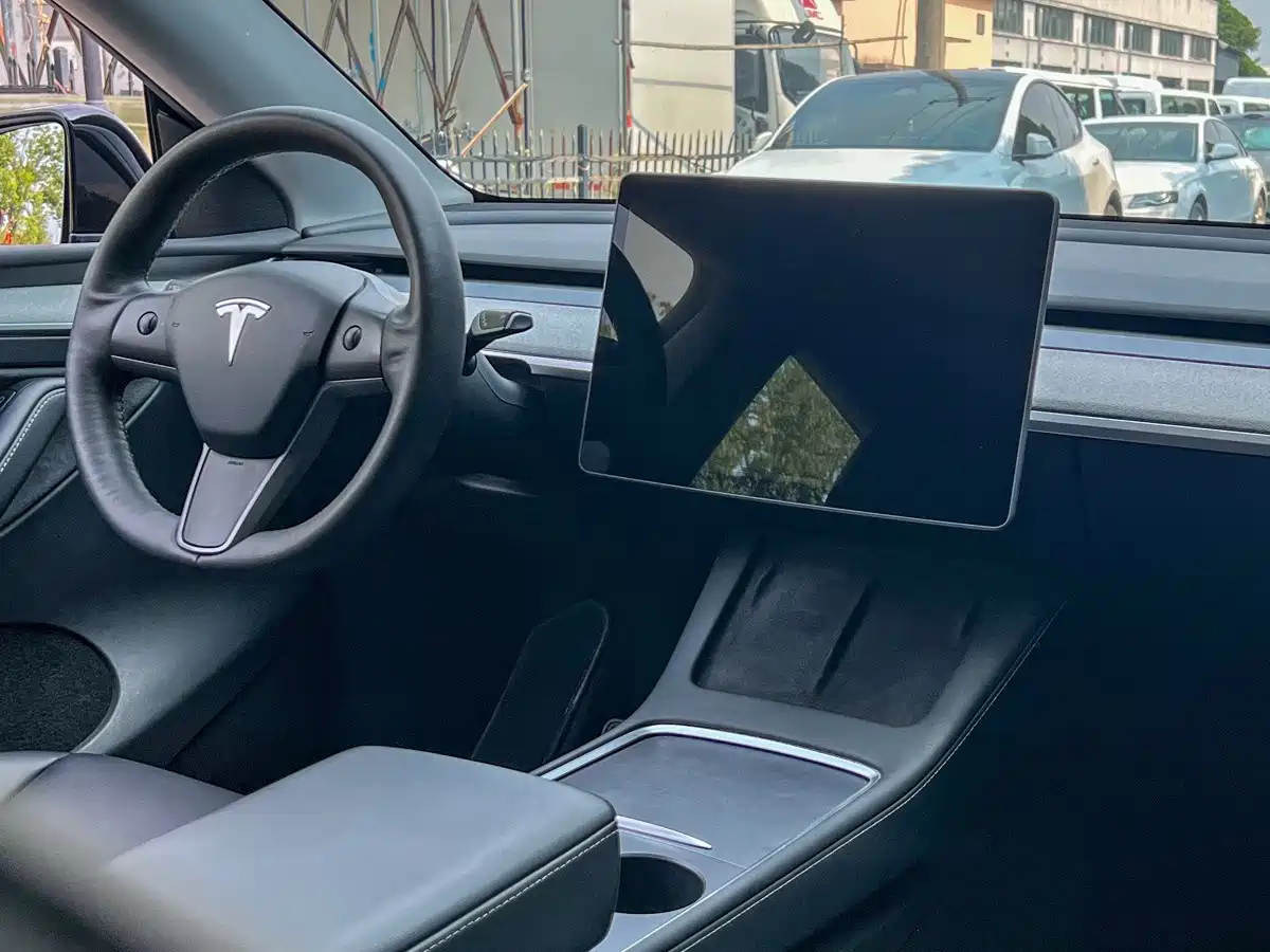Фото 10 - Tesla Model Y