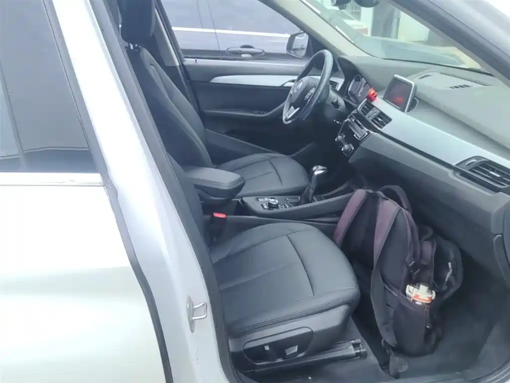 BMW X1 2018 sDrive20Li Leading Model фото 25