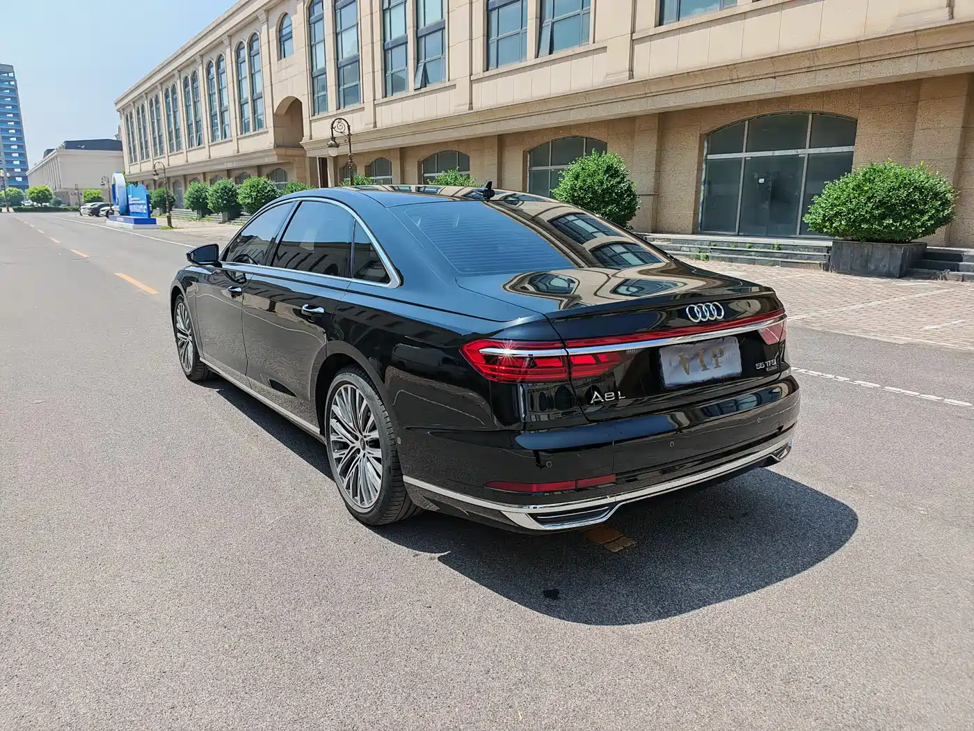 Audi A8 2021 A8L 55 TFSI quattro Luxury фото 17