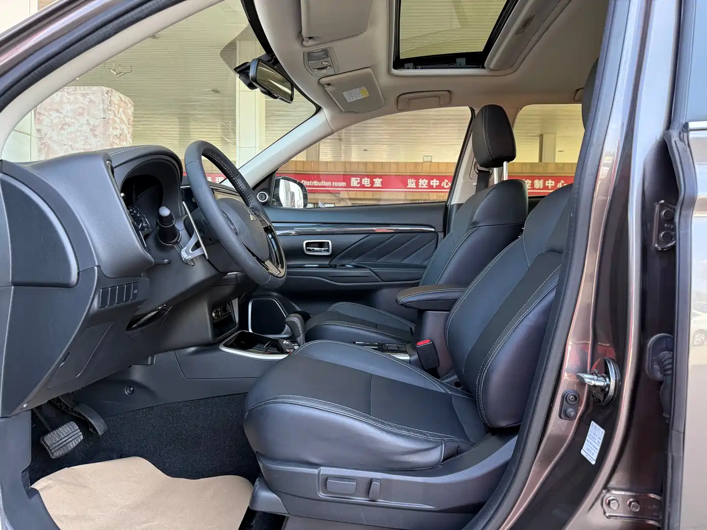 Mitsubishi Outlander 2019 2.4L 4WD Deluxe Edition 7-Seater China VI фото 9