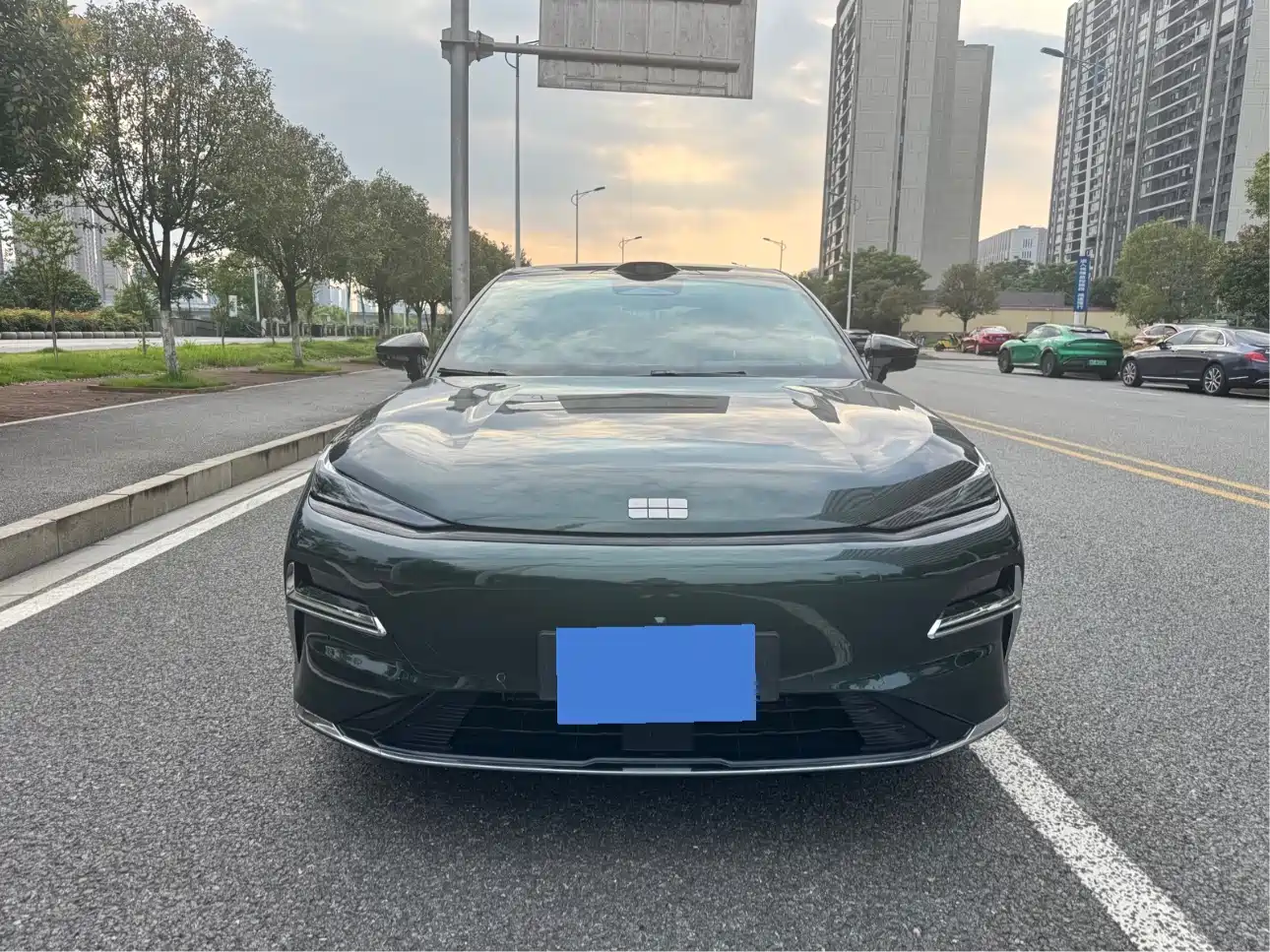 Geely Galaxy Galaxy Xingyao 8 2025 130km EM-i Premium Edition фото 3