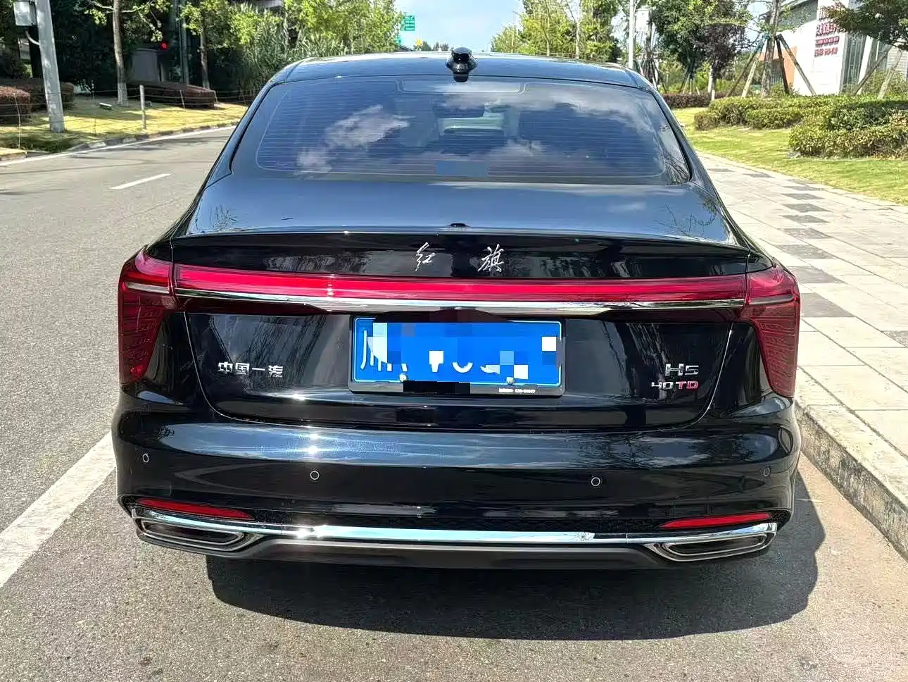 Фото 8 - Hongqi H5