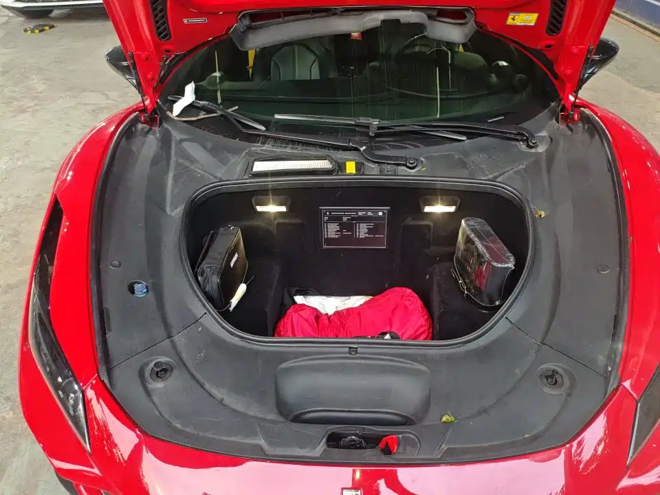 Фото 14 - Ferrari F8