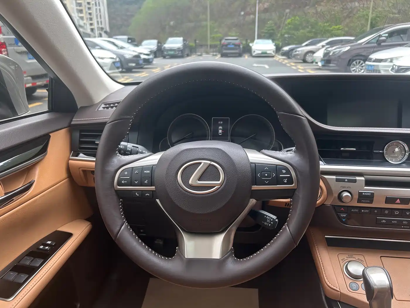 Lexus ES 2015 200 Elite Edition фото 21