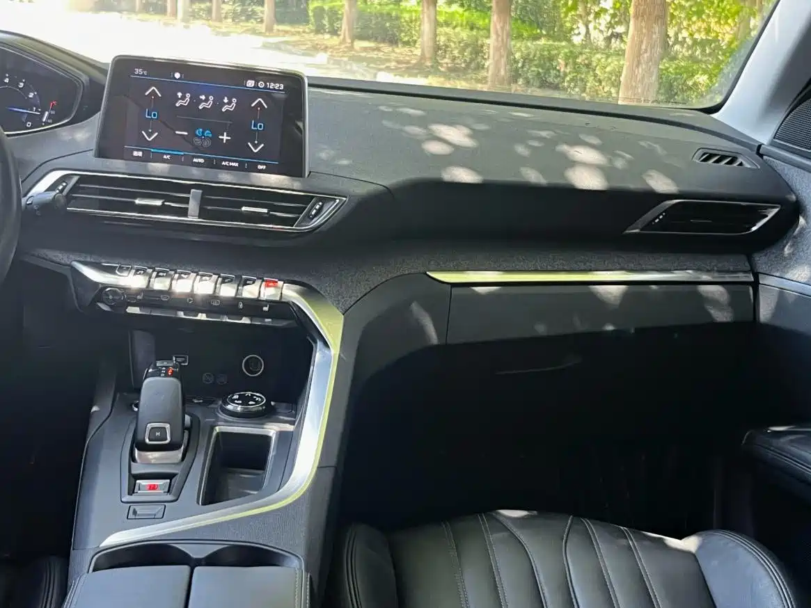 Peugeot 5008 2017 380THP 7-seat Luxury Edition фото 20