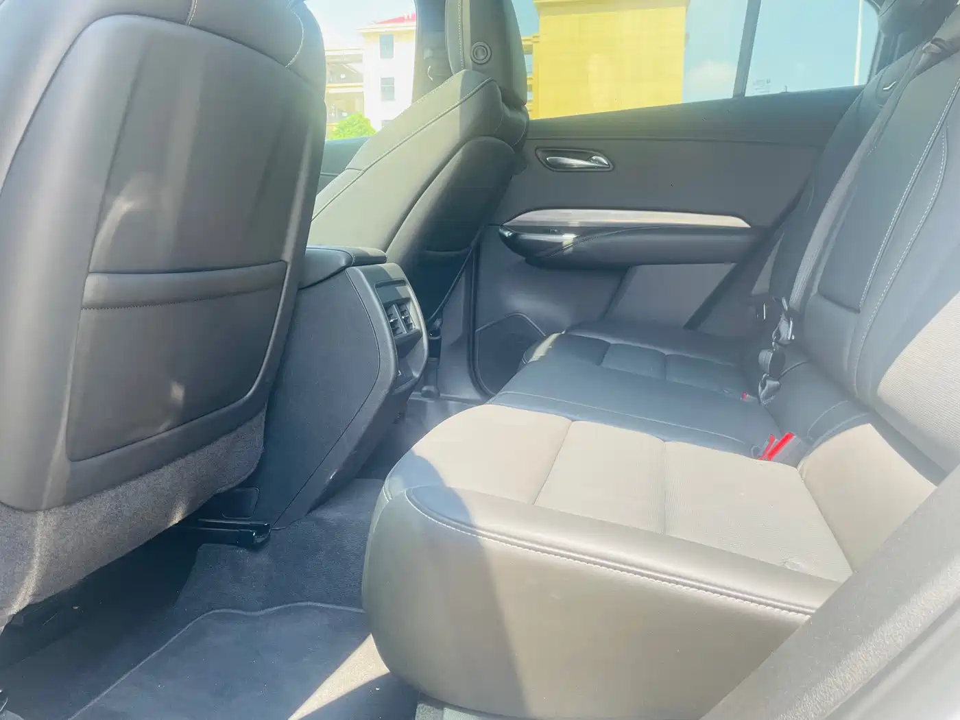 Cadillac XT4 2024 28T 2WD Premium фото 5