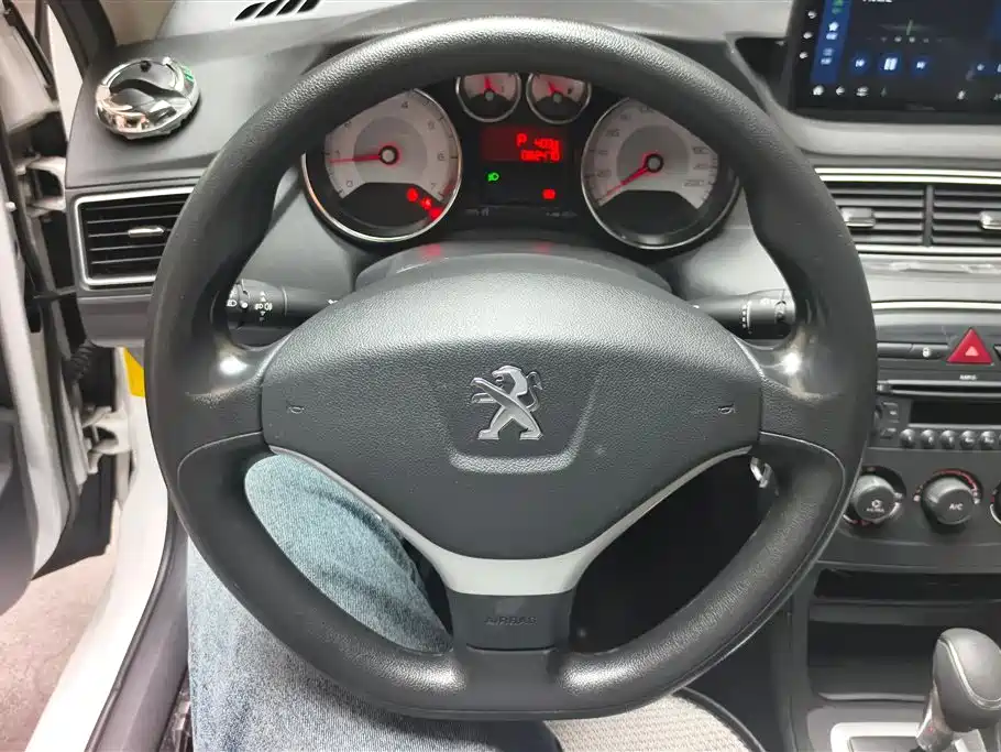 Peugeot 308 2013 Model 1.6L Automatic Superior Style фото 15