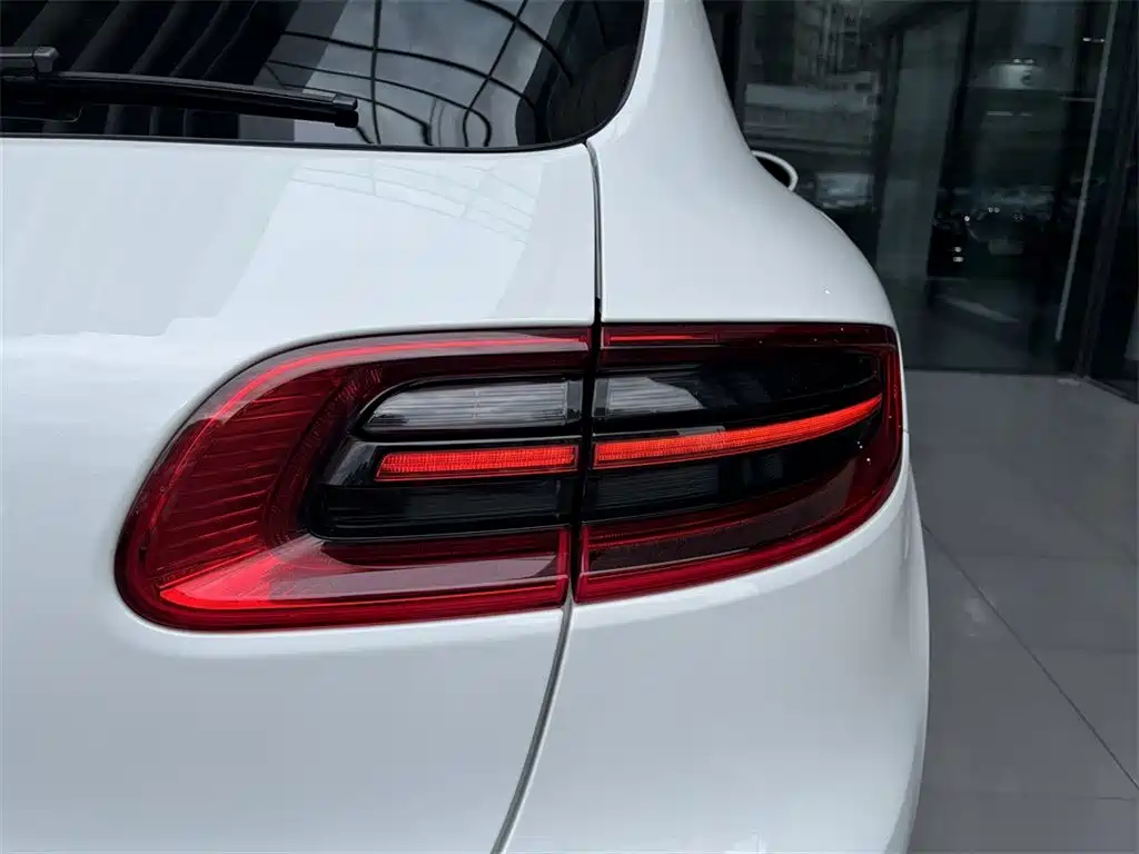 Porsche Macan 2017 Macan 2.0T фото 13