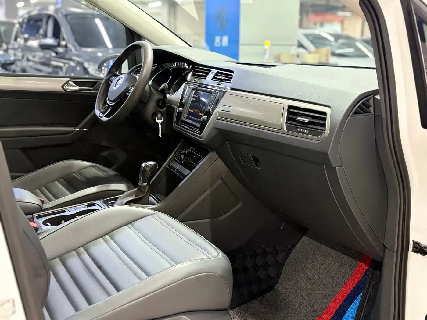 Volkswagen Touran 2021 Touran L 280TSI DSG Comfort Edition 7-seater фото 7