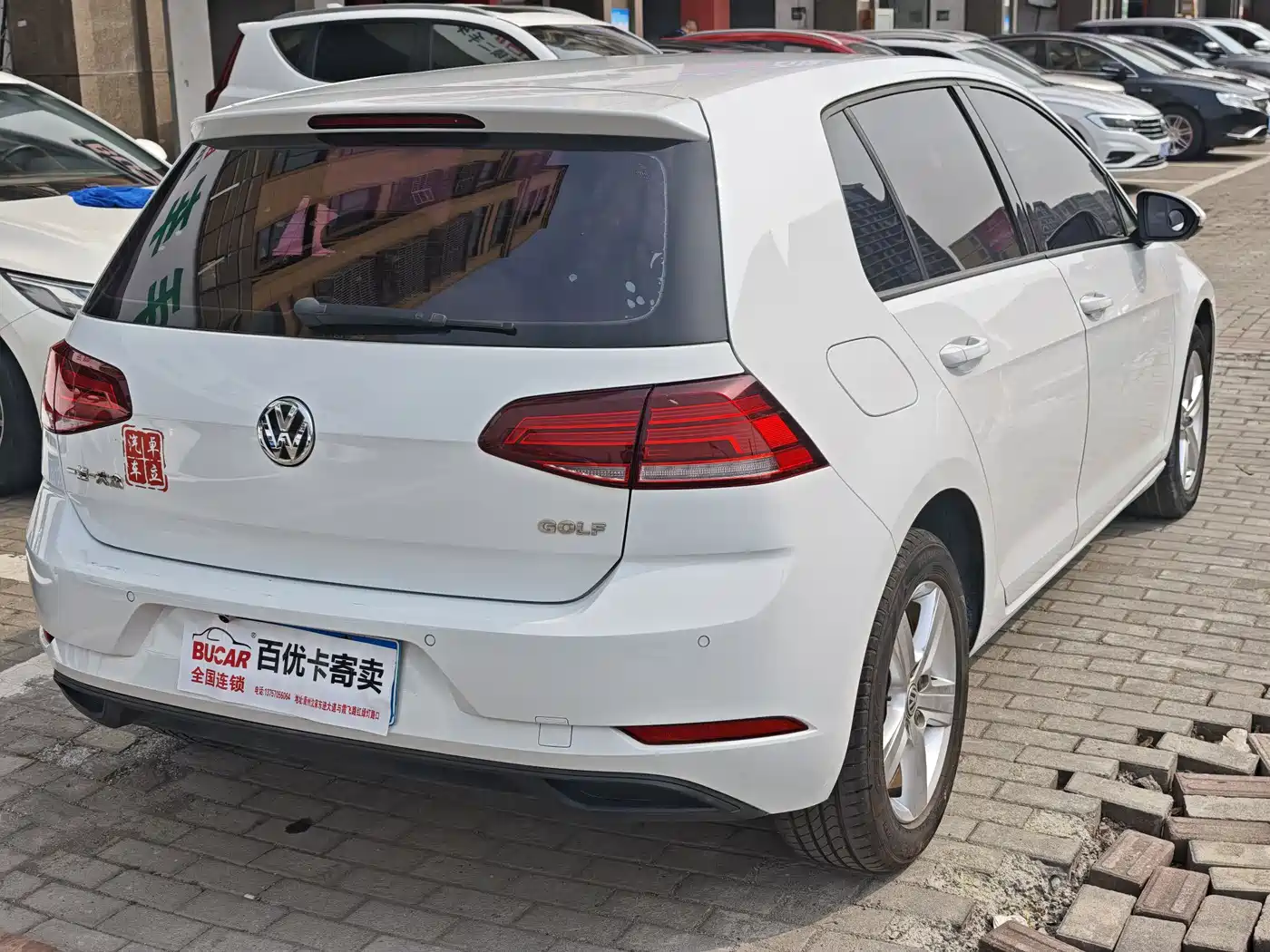 VOLKSWAGEN GOLF