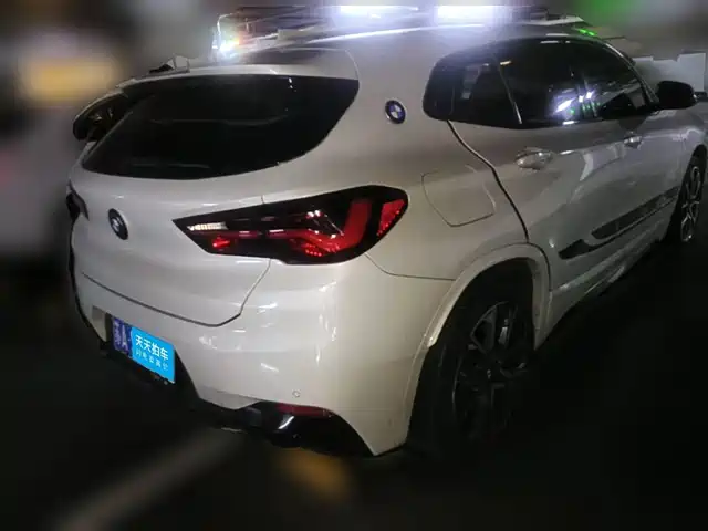 BMW X2 2021 sDrive25i Shadow Night Edition — фото 2
