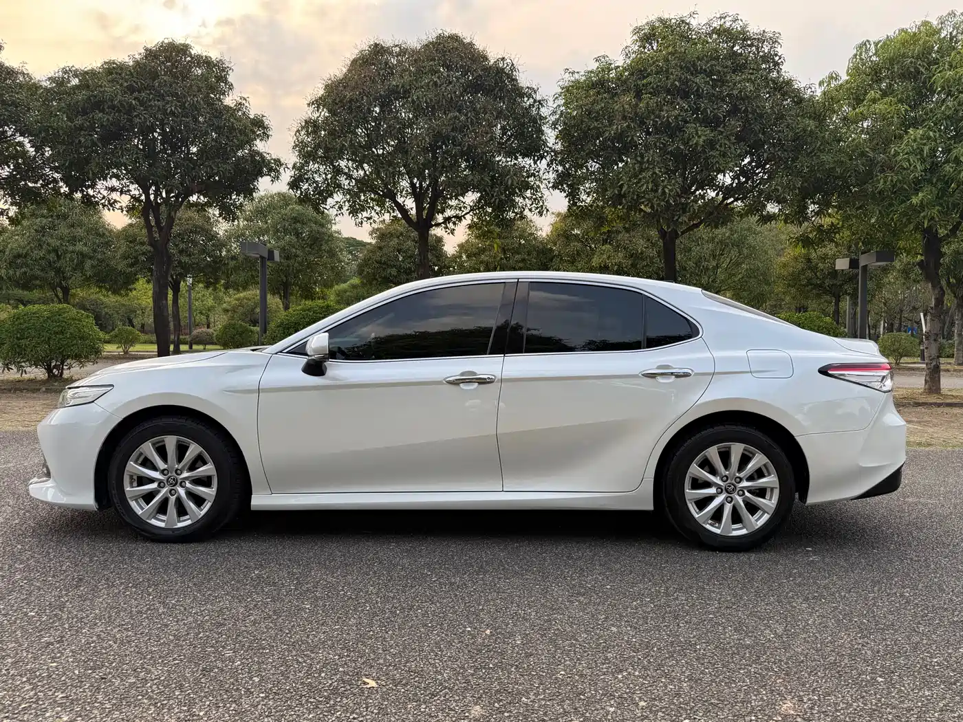 Toyota Camry 2018 2.0G Luxury Edition фото 20