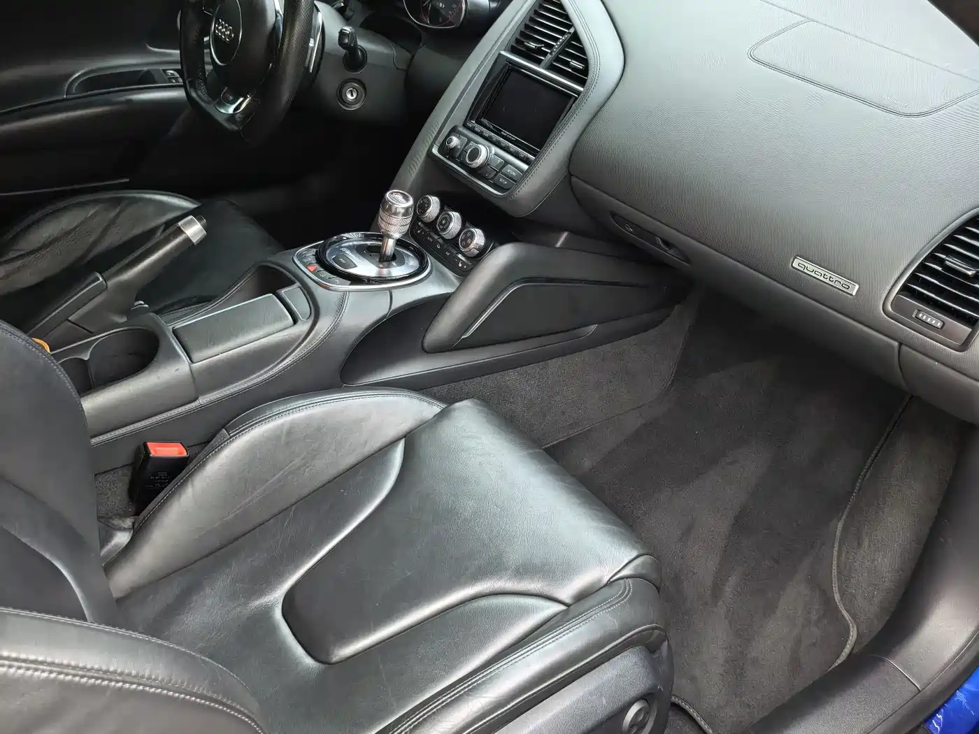 Audi R8 2014 5.2 FSI quattro фото 30
