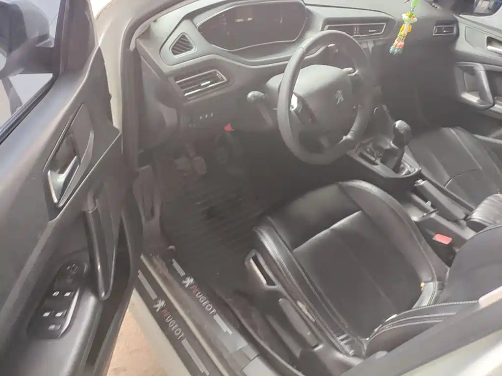 Peugeot 308 2018 2016 1.6L Manual Fashion