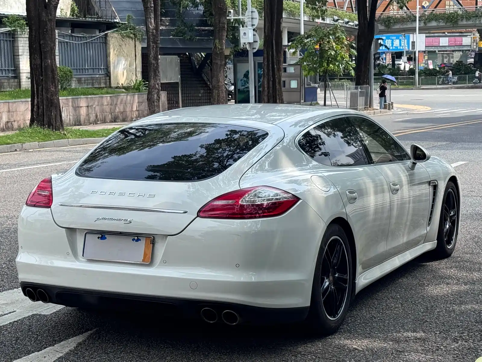Фото 7 - Porsche Panamera