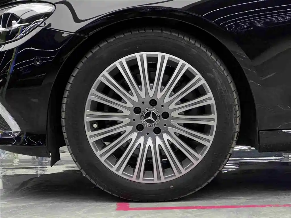 Mercedes-Benz E-Class 2022 Facelift III E 300 L Luxury фото 4