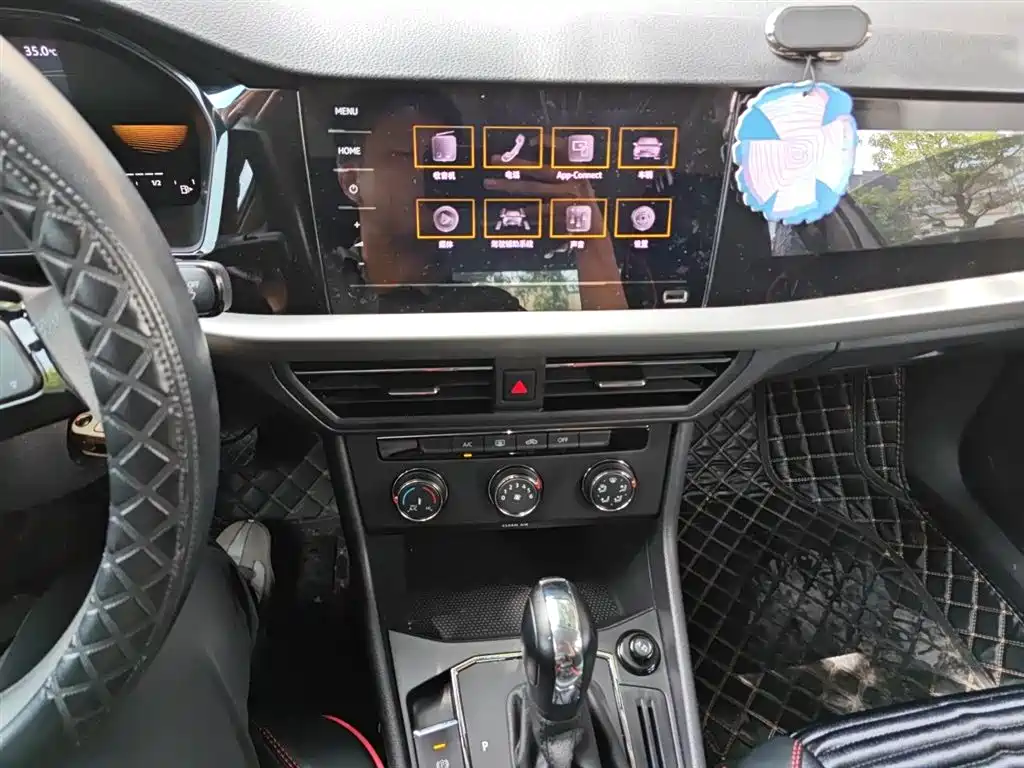 Volkswagen Lavida 2021 1.5L Auto Comfort Edition фото 10