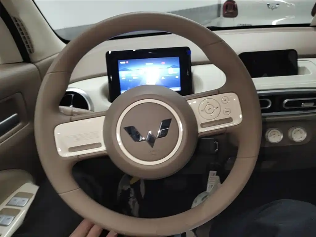 WULING AUTOMOBILE HONGGUANG MINIEV