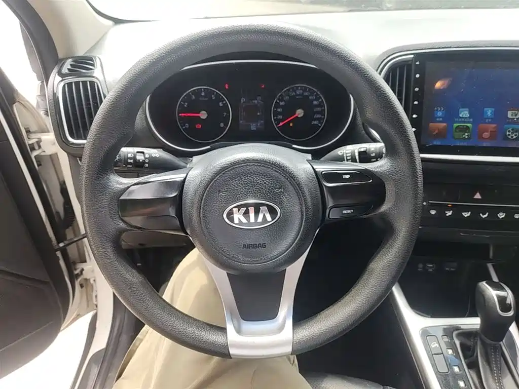 Kia KX3 Smart Run 2015 1.6L Automatic 2WD DLX фото 11