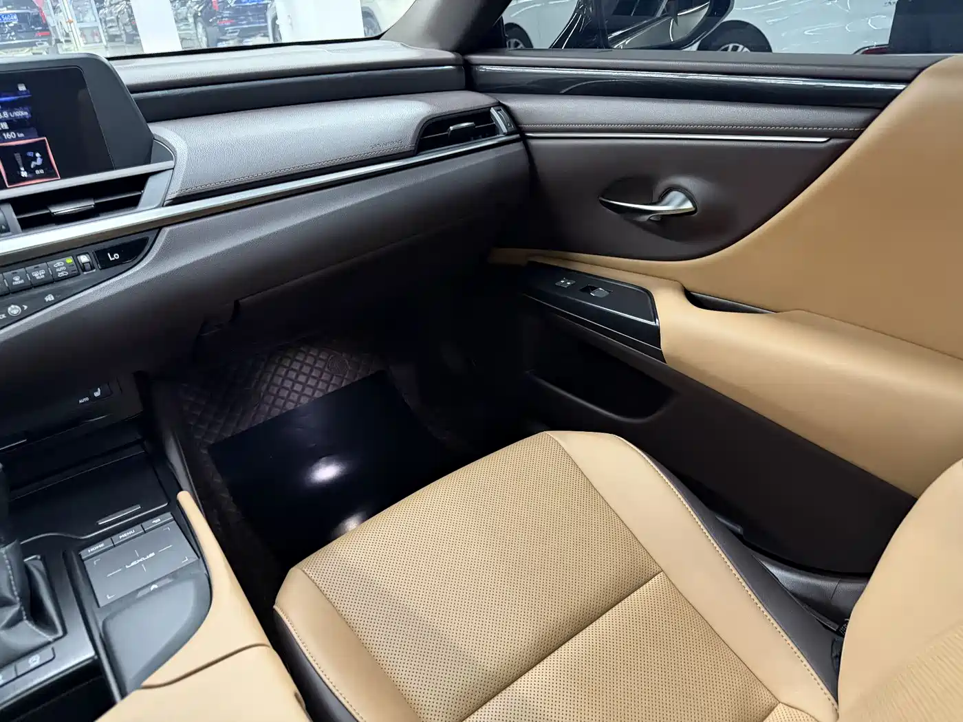 Lexus ES 2020 200 Excellence фото 7