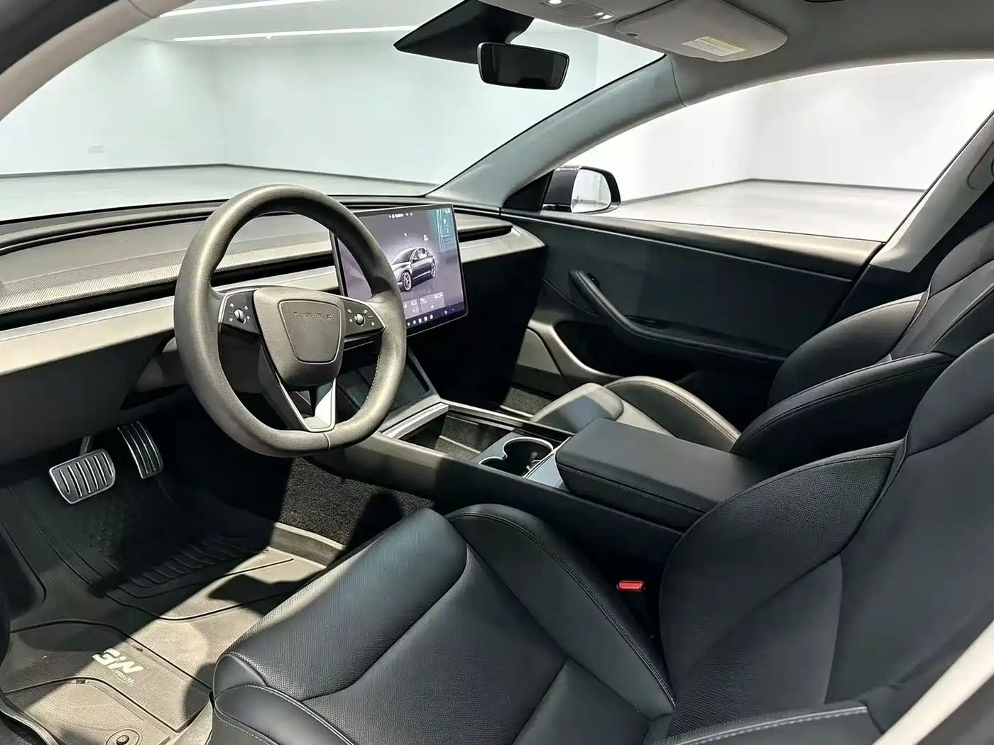 Фото 9 - Tesla Model 3