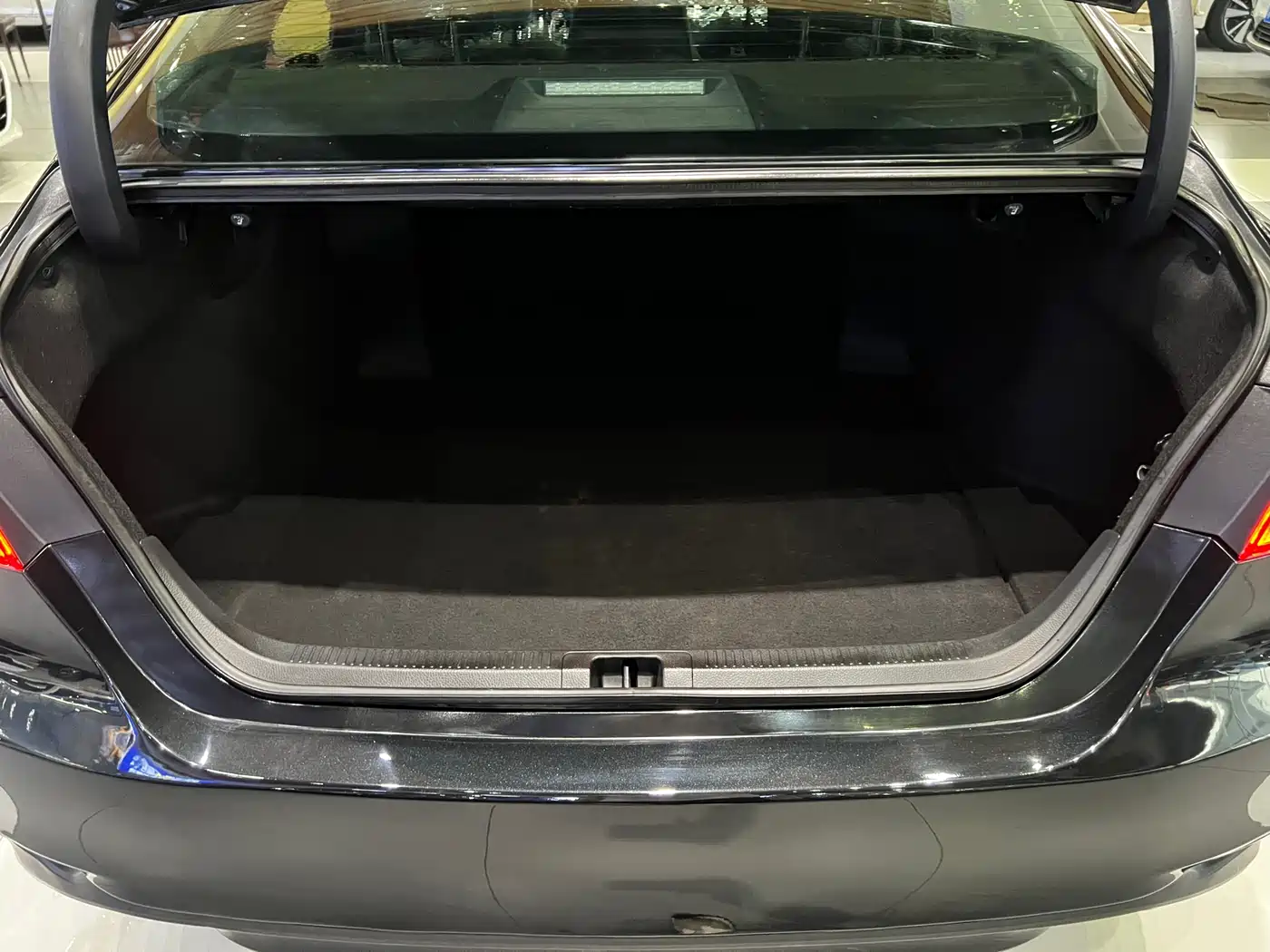 Toyota Camry 2018 2.5G Luxury Edition фото 28