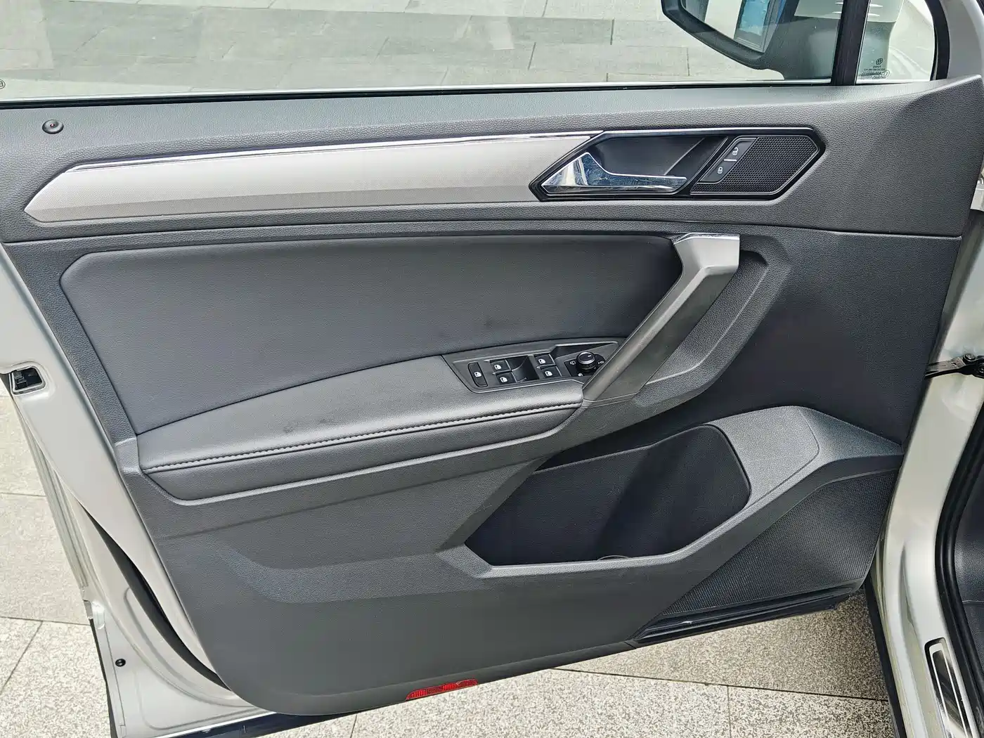 Volkswagen Tiguan L 2017 330TSI Automatic 2WD Comfort Edition фото 12