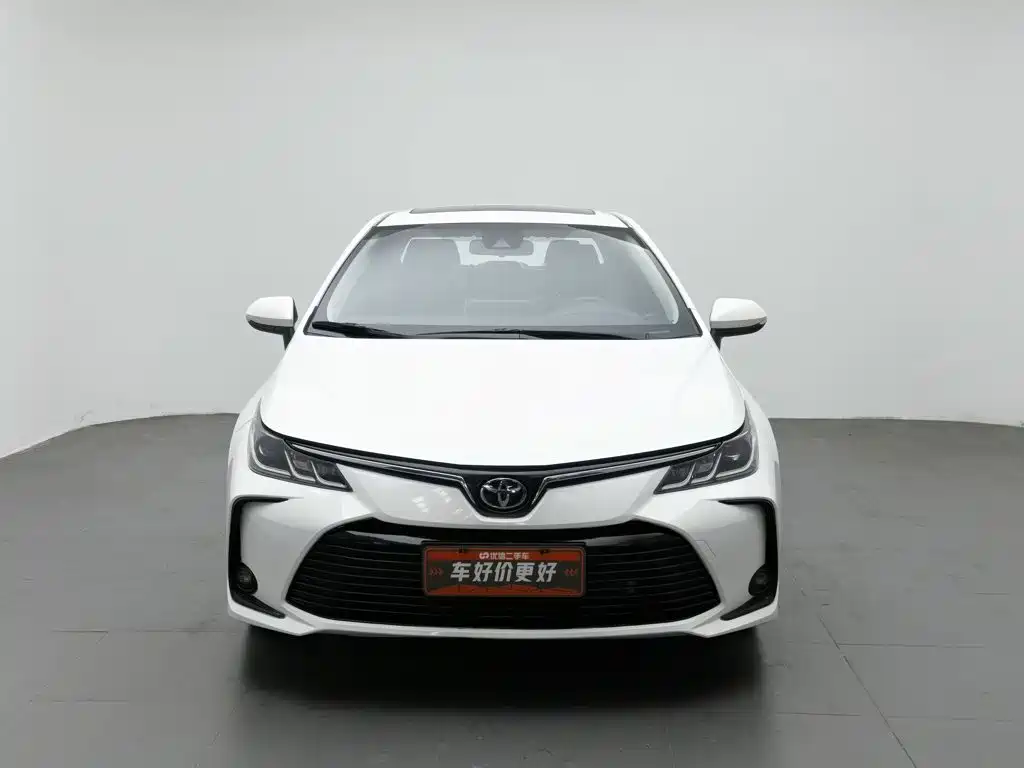 Фото 3 - Toyota Corolla