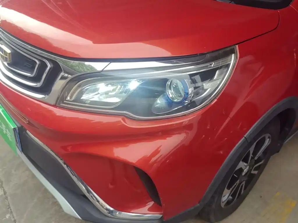 Фото 24 - Geely Vision X3