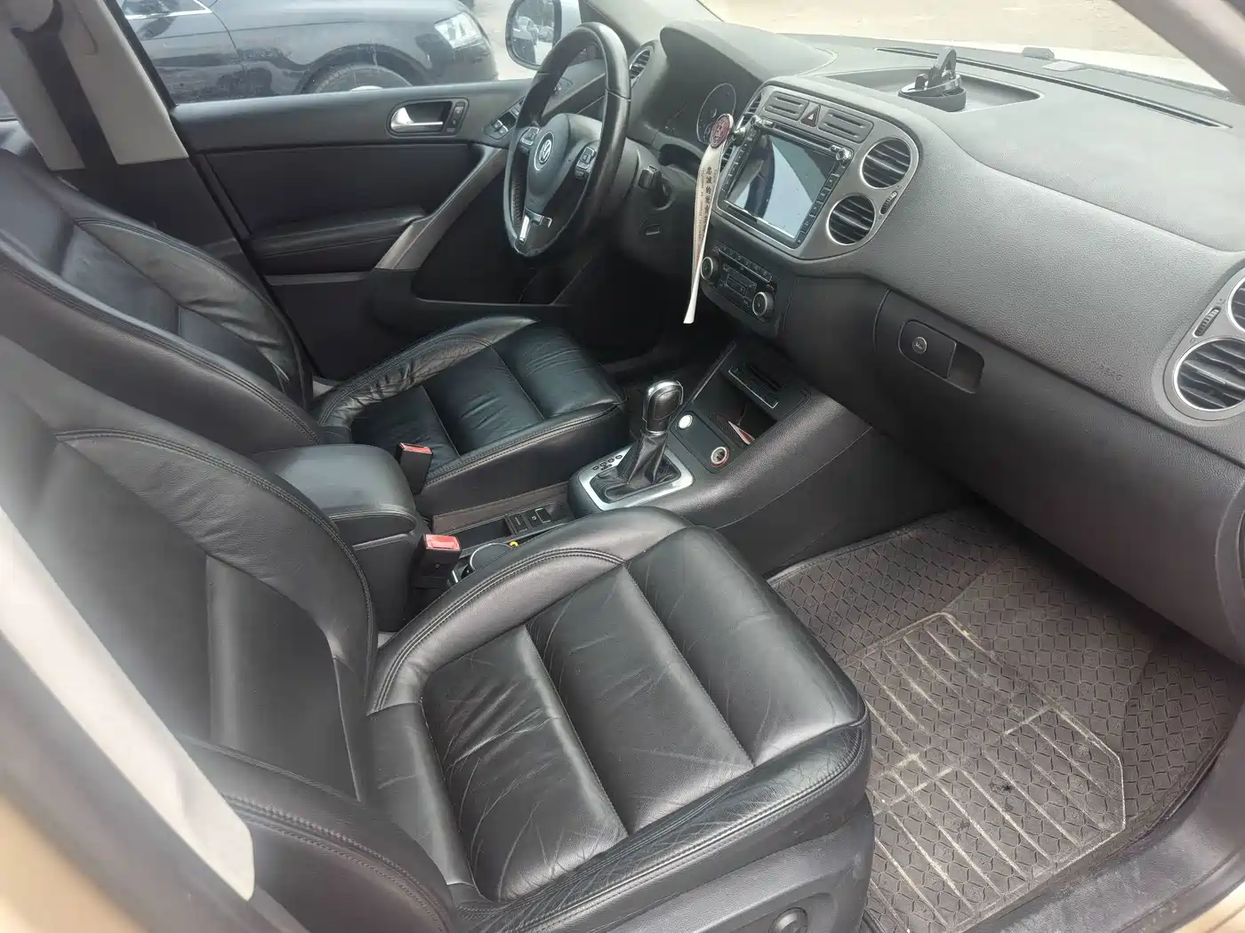 Фото 4 - Volkswagen Tiguan