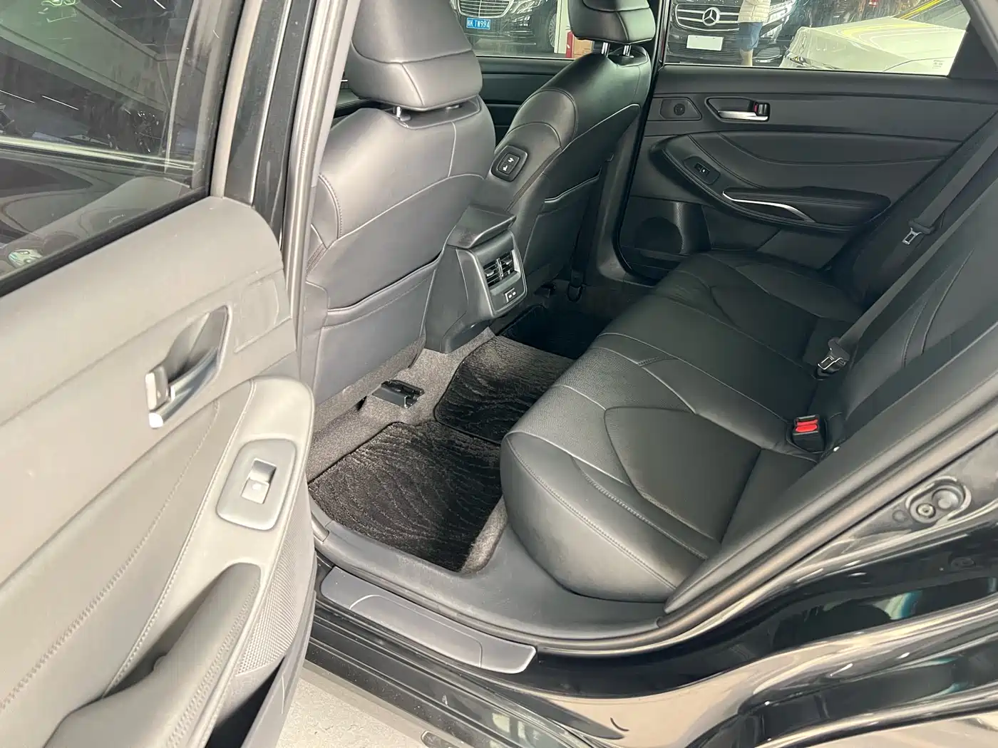 Toyota Avalon 2023 2.5L Luxury Edition фото 7
