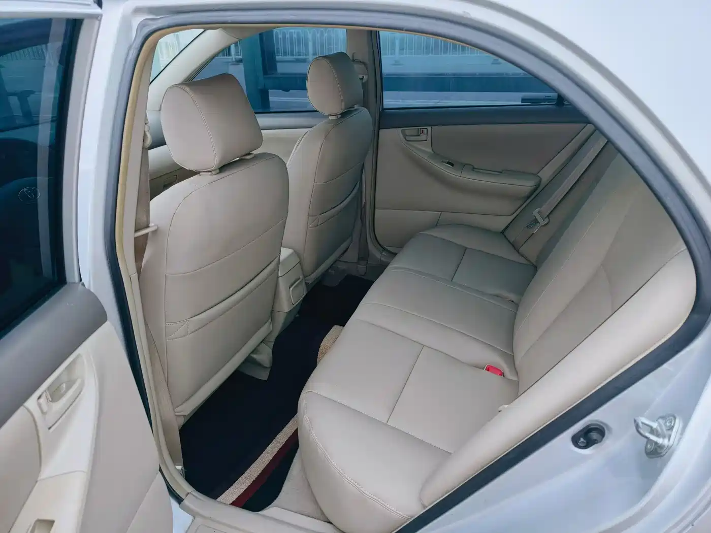 Toyota Corolla 2011 1.6L Automatic Classic Edition фото 5