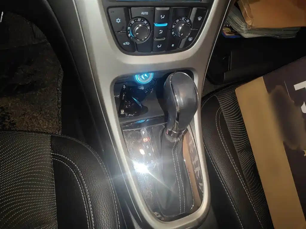 Buick Excelle 2014 XT 1.6L Automatic Fashion фото 7