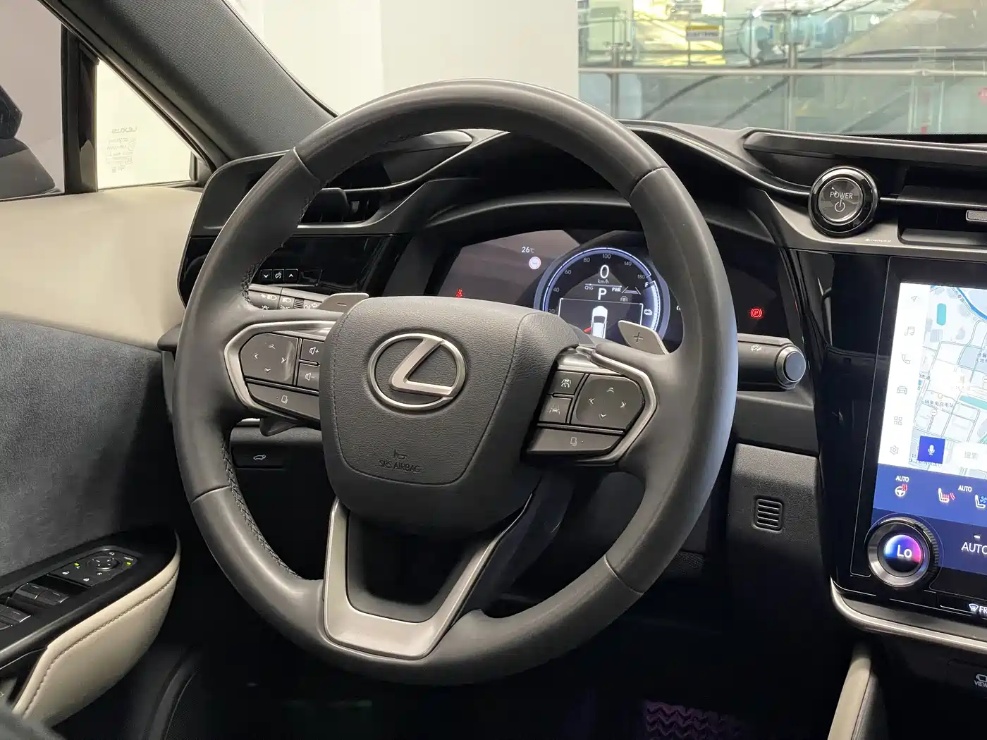 Lexus RZ 2023 450e 4WD Premium фото 18