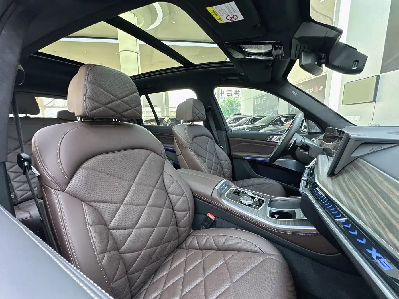 BMW X5 2023 xDrive 40Li M Sport Black Night Package фото 16