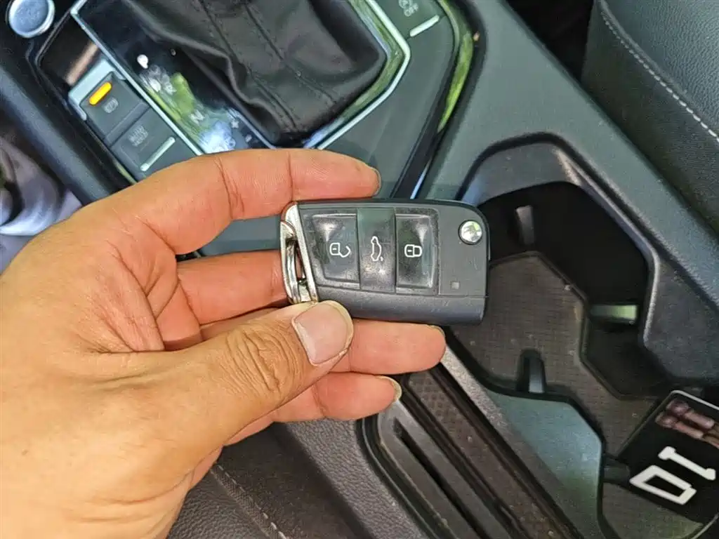 Volkswagen Tiguan L 2023 330TSI Auto 2WD R-Line Premium Edition фото 9
